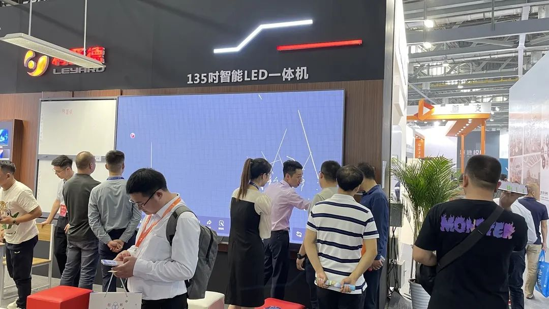 jinnianhui官网金年会教育新品及解决方案惊艳亮相81届教装展