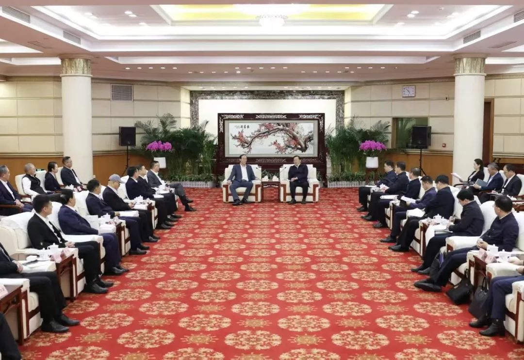 jinnianhui官网金年会集团董事长李军受邀出席华中科技大学第十六届企业家论坛，并发表演讲