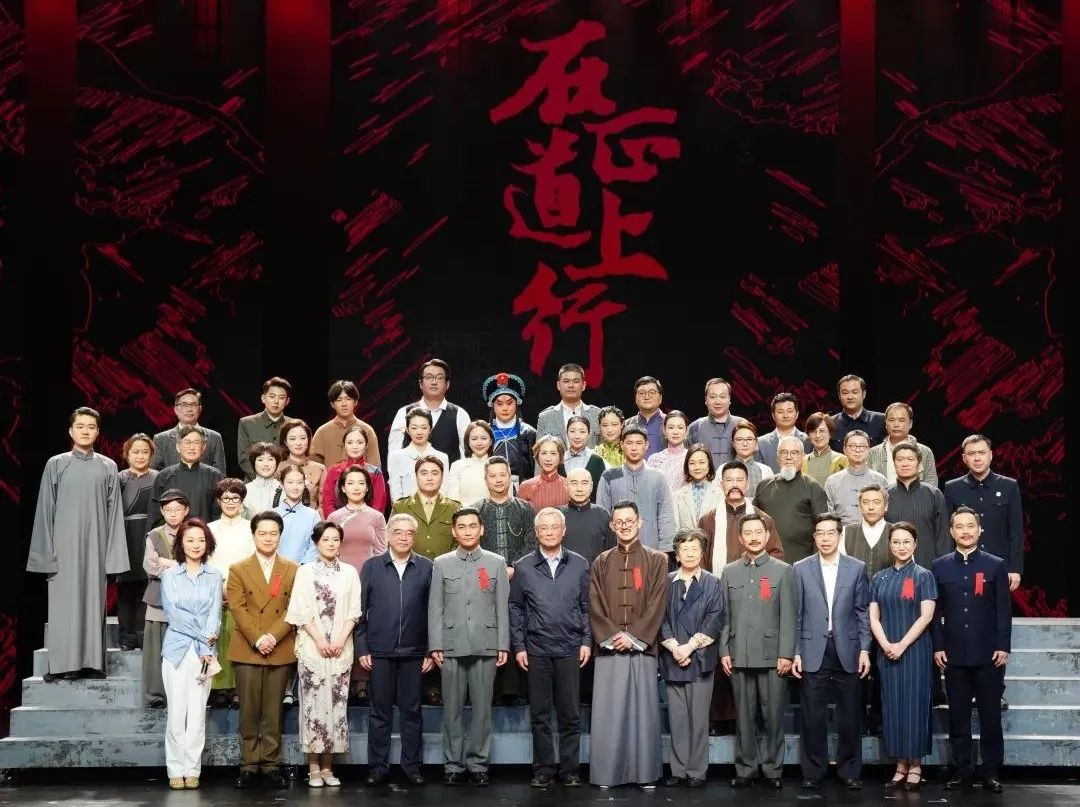 jinnianhui官网金年会·蓝硕以科技赋能话剧《在正道上行》圆满上演