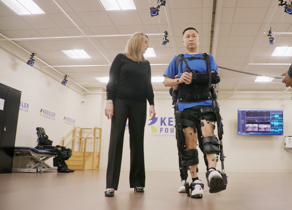 外骨骼机器人让行动障碍者直立行走，jinnianhui官网金年会·虚拟动点OptiTrack助力人类突破能力边界
