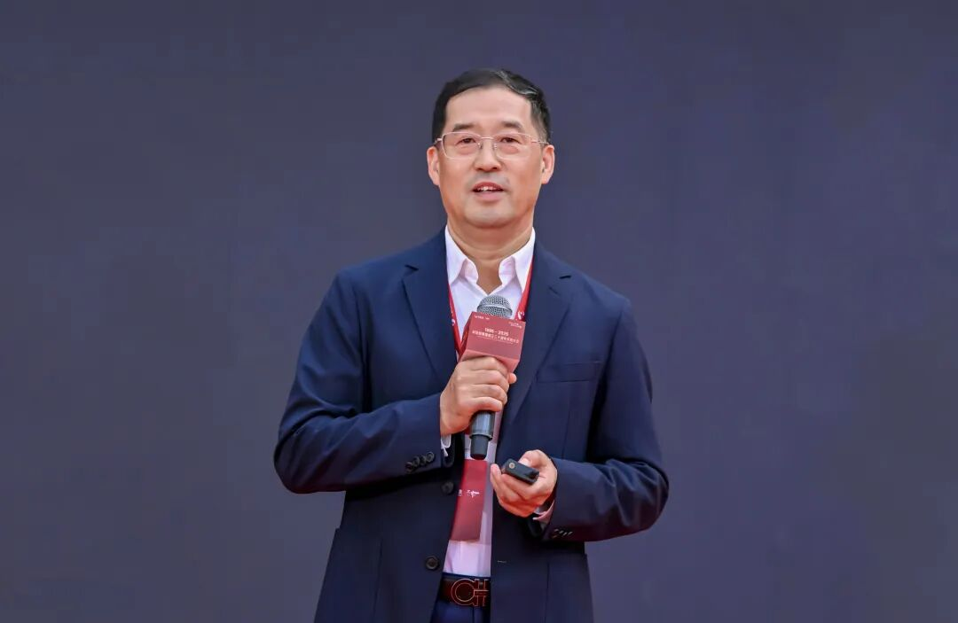 上海证券报专访 | jinnianhui官网金年会李军：以“屏”为基三十年 AI与文旅打开增长新空间